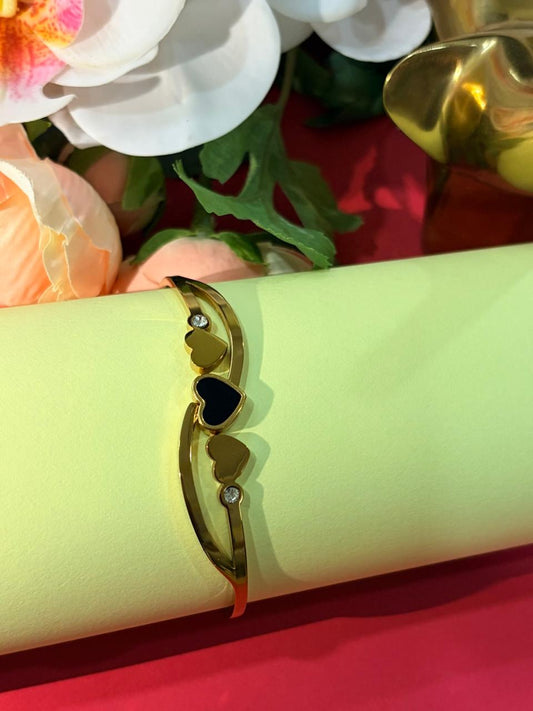 Golden Heart Elegance Kada