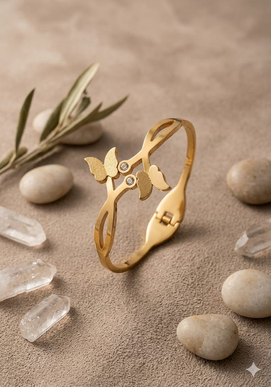 Flutter Grace – Gold Butterfly Bracelet